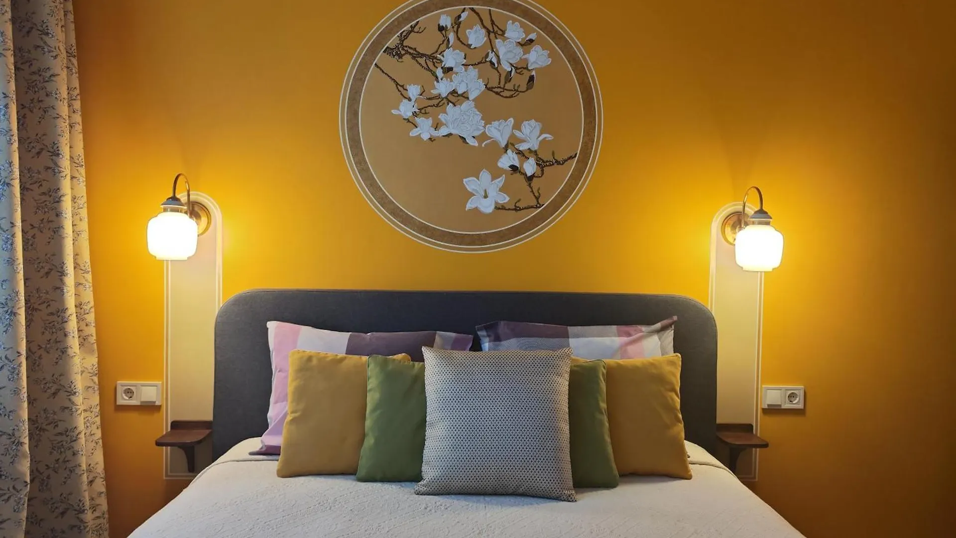 The Artist Nest ~ Retro Chic Jewel @ Top Spot Apartment Varna