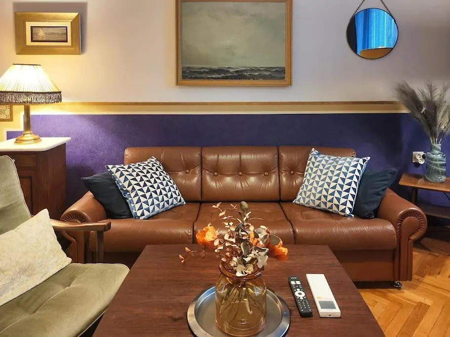 The Artist Nest ~ Retro Chic Jewel @ Top Spot Apartment Varna